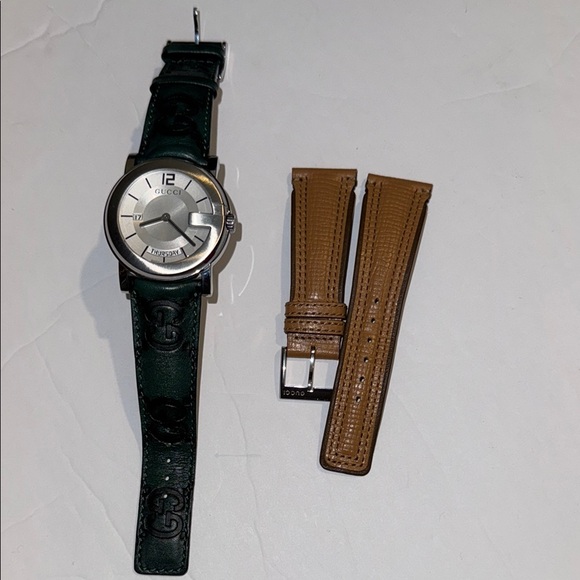 Gucci Men's Watch - Silver and Green - Picture 8 of 8